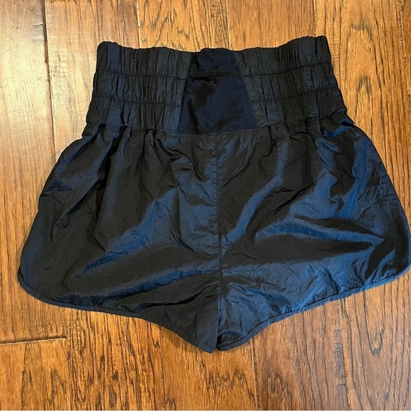 Free People FP Movement Black Women's Athletic Shorts Size Large - Picture 4 of 10